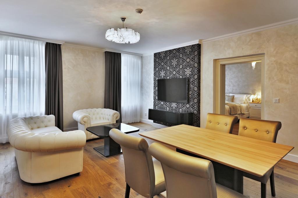 Wellness Hotel Republika 24 Apartments Pilzno Zewnętrze zdjęcie