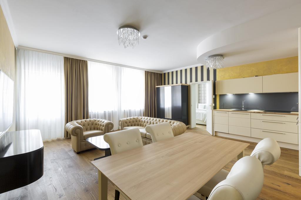 Wellness Hotel Republika 24 Apartments Pilzno Zewnętrze zdjęcie